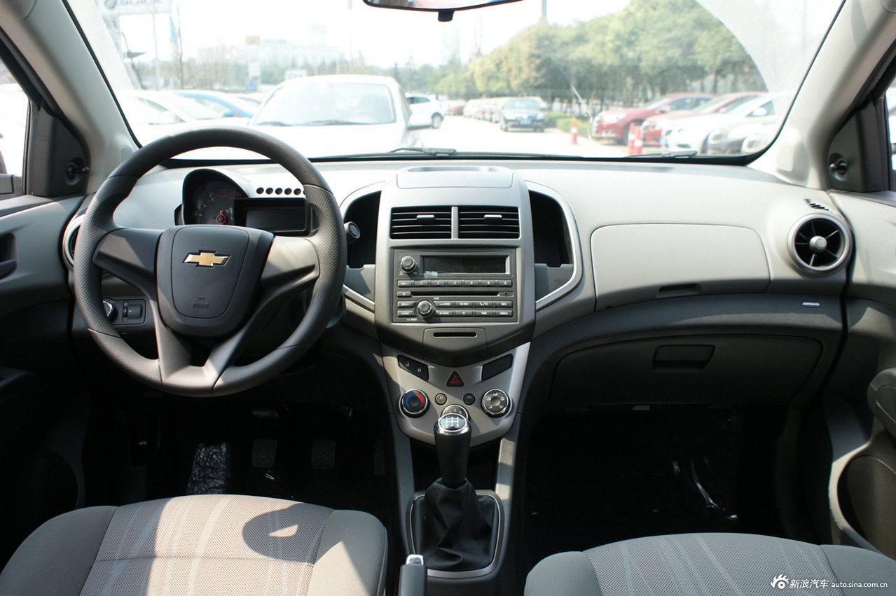 2011款爱唯欧_爱唯欧内饰图片24781945_汽车图库_新浪汽车_新浪网