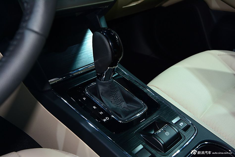 2015成都车展：2016款力狮