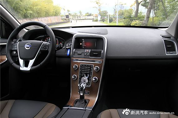2015款 沃尔沃 XC60 2.5T T6 AWD智越版
