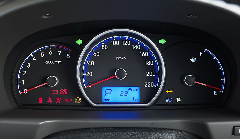 伊兰特悦动仪表盘_新浪汽车_新浪网