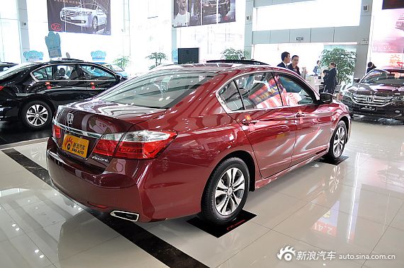 2014款雅阁2.0EXN豪华导航版 探戈红