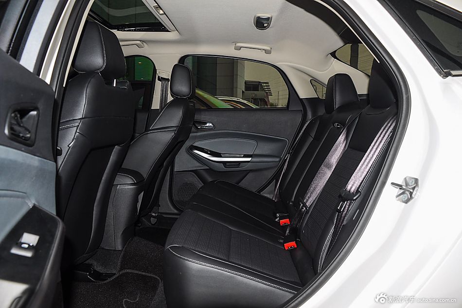 2015款福睿斯1.5L自动时尚型