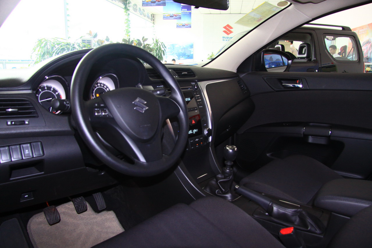 铃木凯泽西到店实拍图_凯泽西内饰图片267126_汽车图库_新浪汽车_新浪