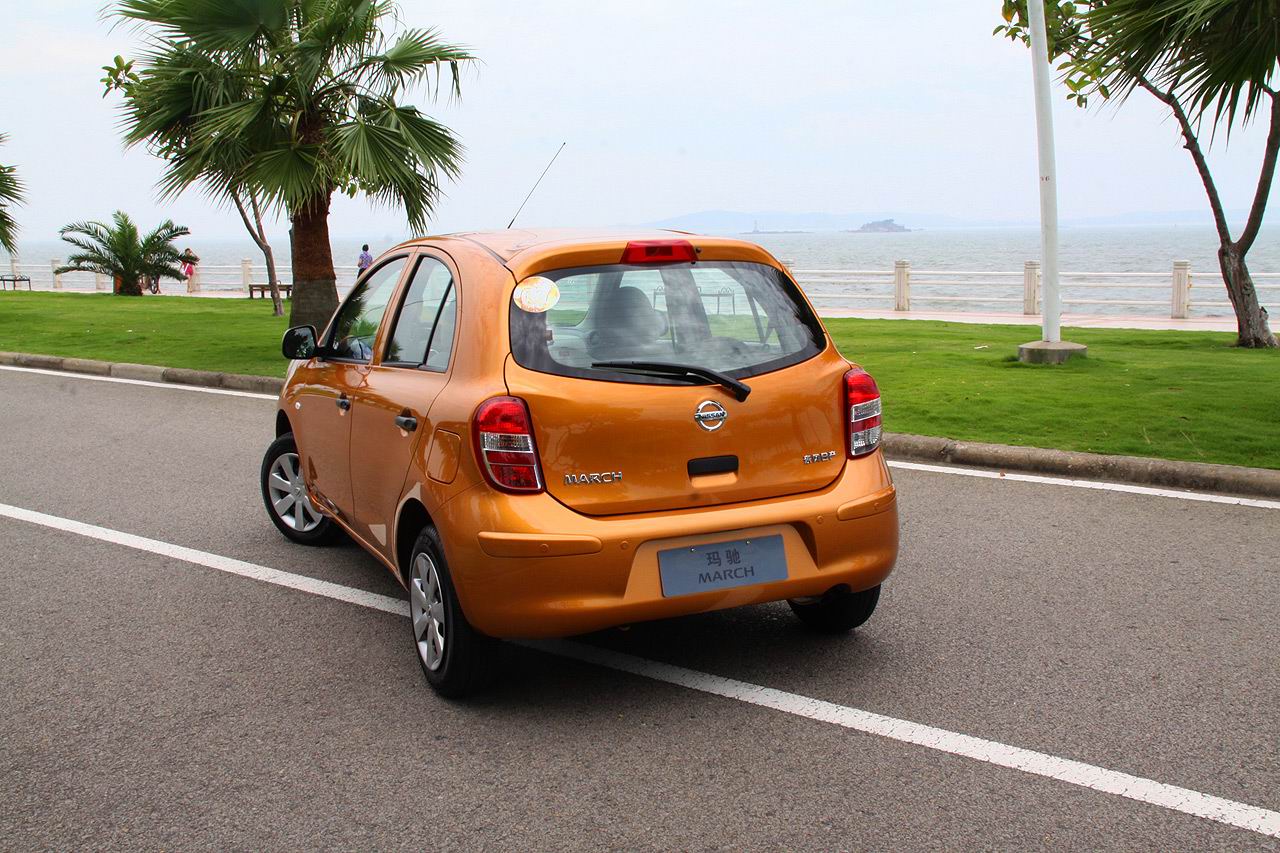 东风日产玛驰高清实拍