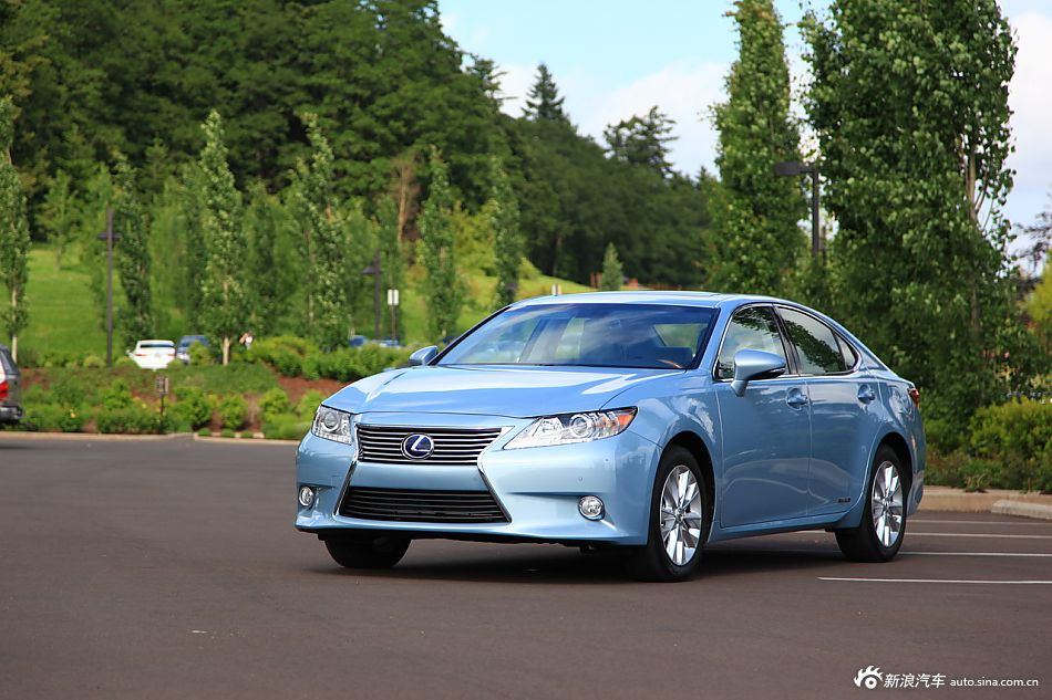 雷克萨斯全新ES实拍图