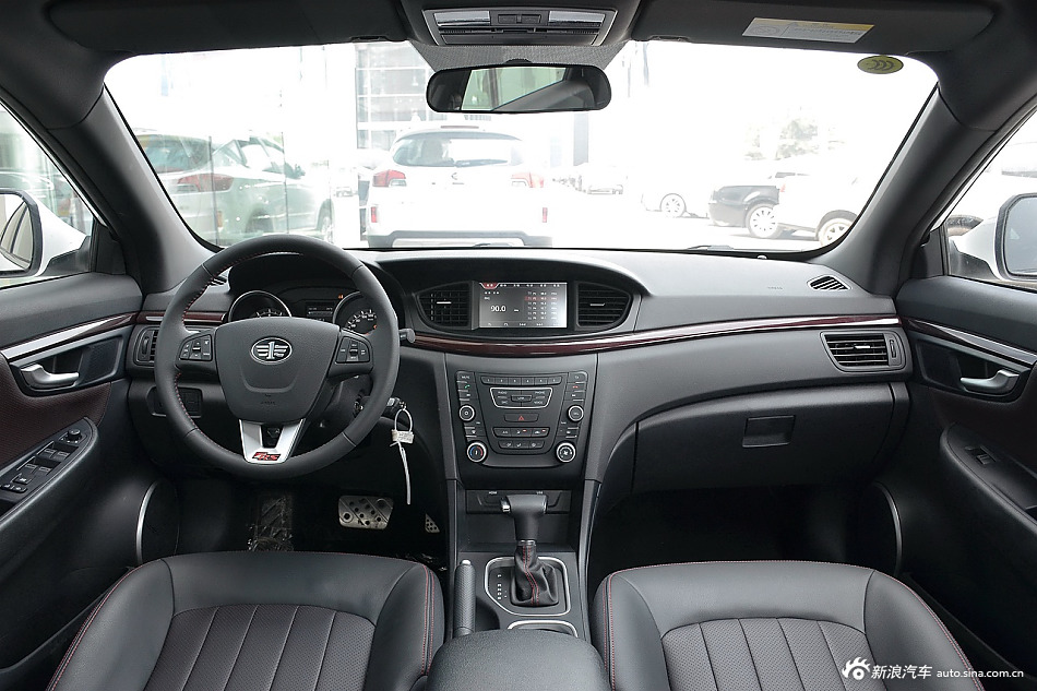 2016款奔腾B50 1.4T自动运动豪华型