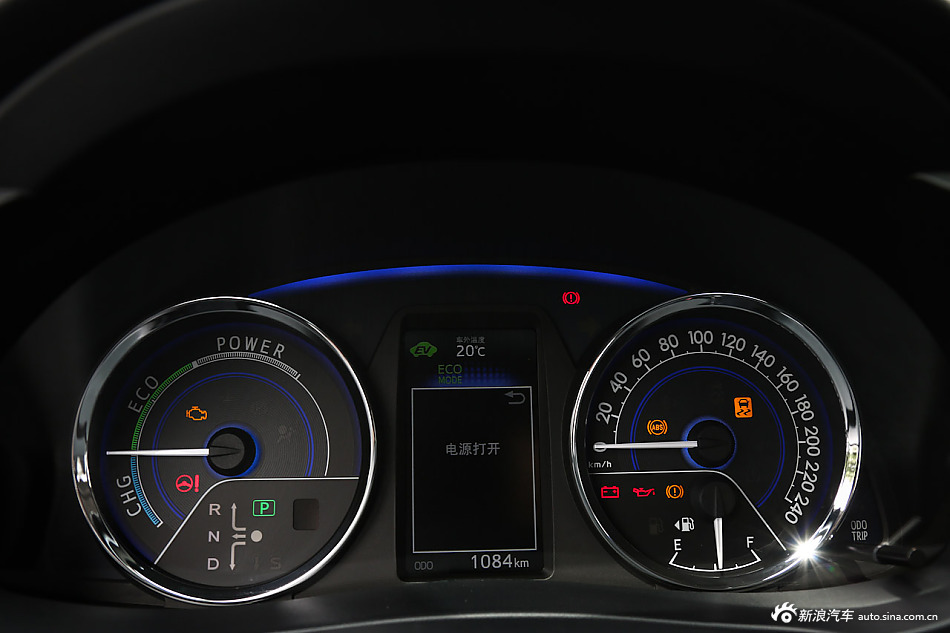 2016款卡罗拉双擎1.8L自动旗舰版