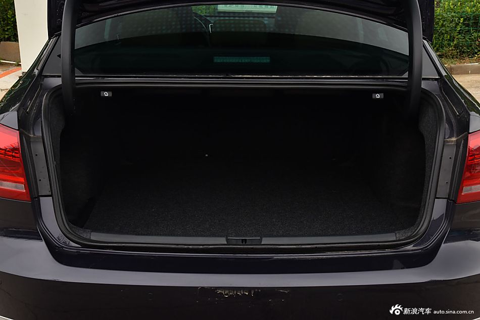 2015款帕萨特1.8T DSG至尊版