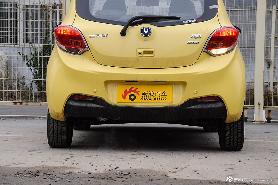 2015款奔奔1.4L手动尊贵型国5