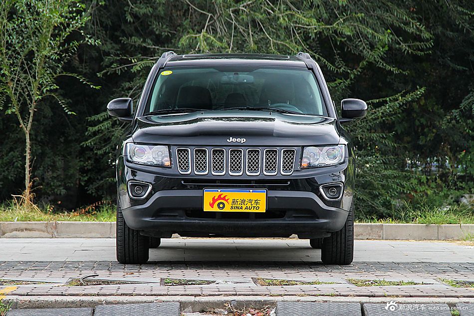 2014款指南者改款2.0L两驱精英版