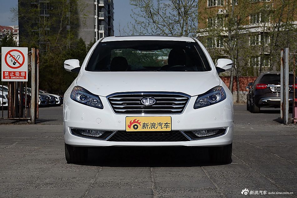 2016款奔腾B70 2.0L自动十周年纪念版