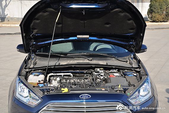 2015款福睿斯1.5L手动时尚型