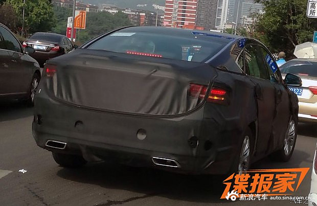 吉利新款博瑞谍照曝光 或换DCT变速箱？