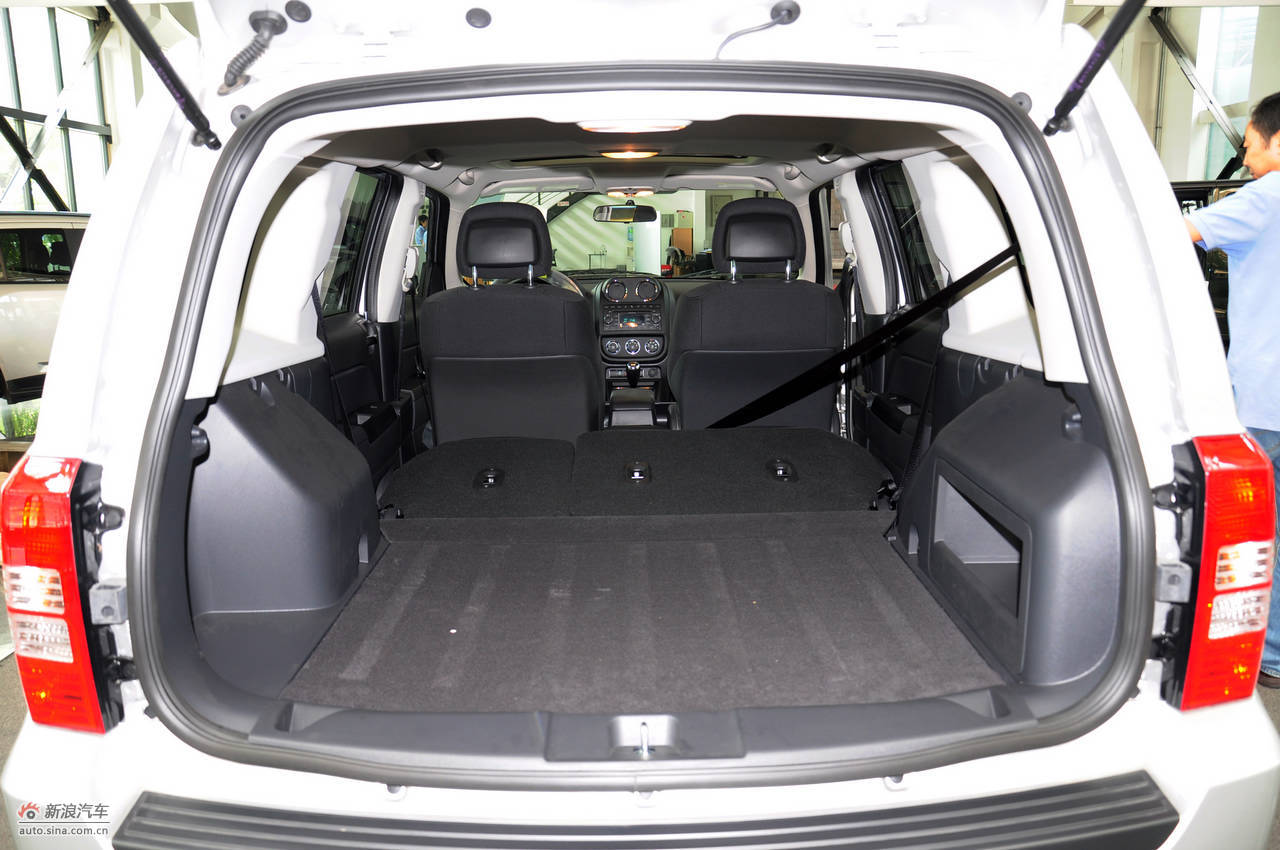 2011款自由客实拍_自由客空间图片7042447_汽车图库_新浪汽车_新浪网