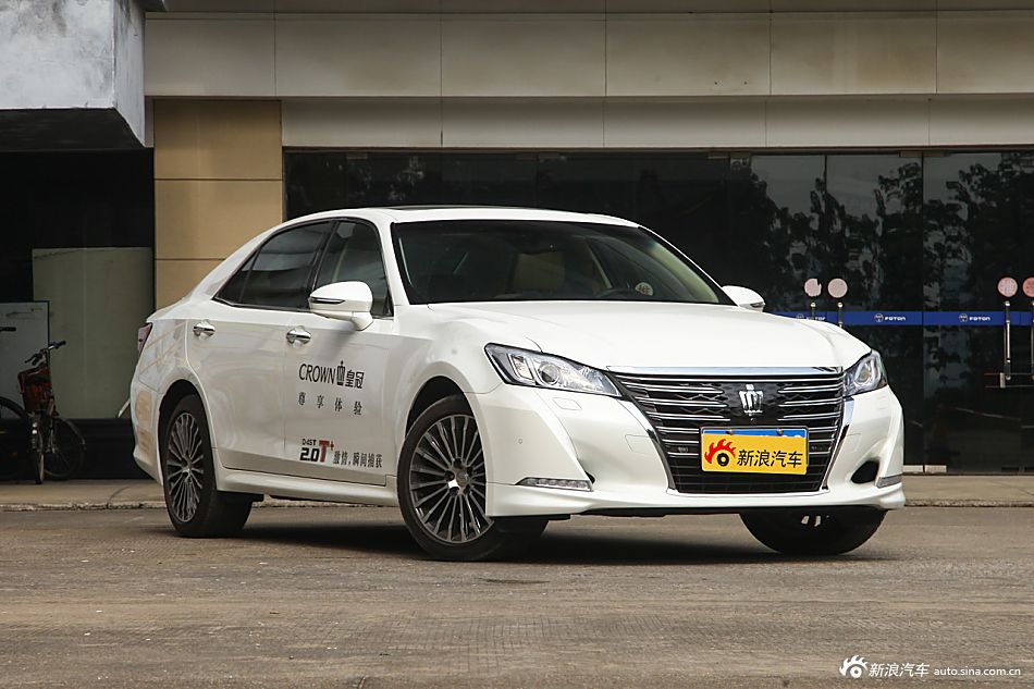 2015款皇冠2.0T自动尊享版