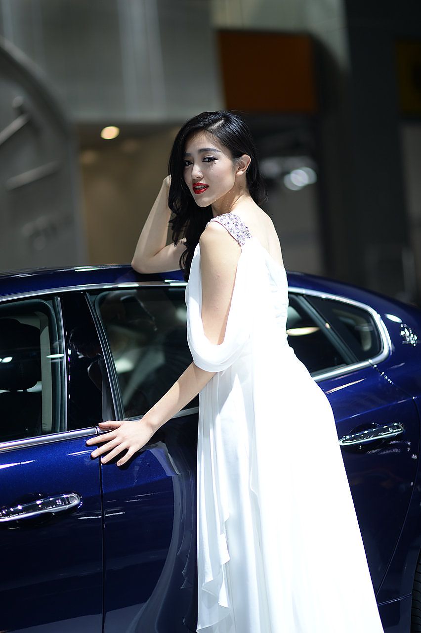 盘点历届车展上高颜值模特.108