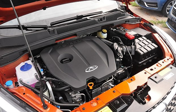 增新车身颜色 曝奇瑞艾瑞泽5 1.5T谍照