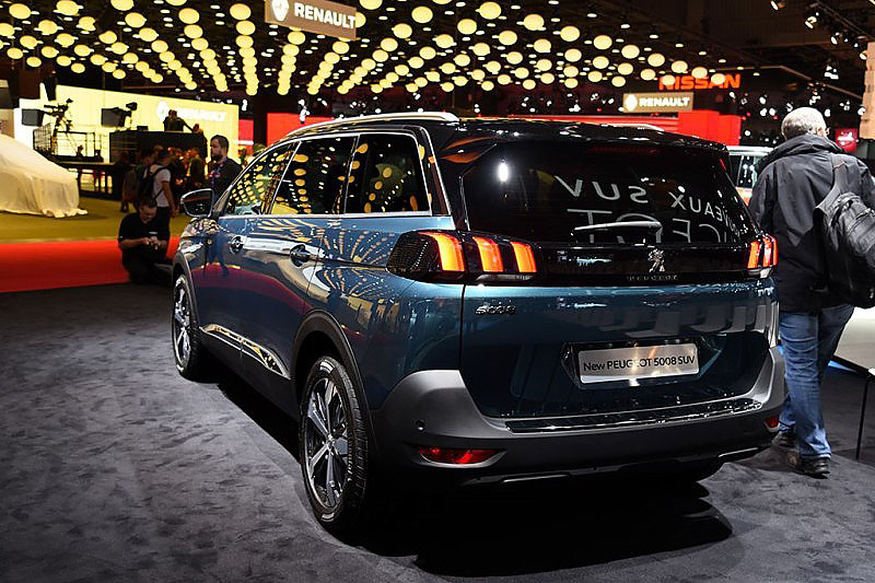 巴黎车展：标致全新5008发布