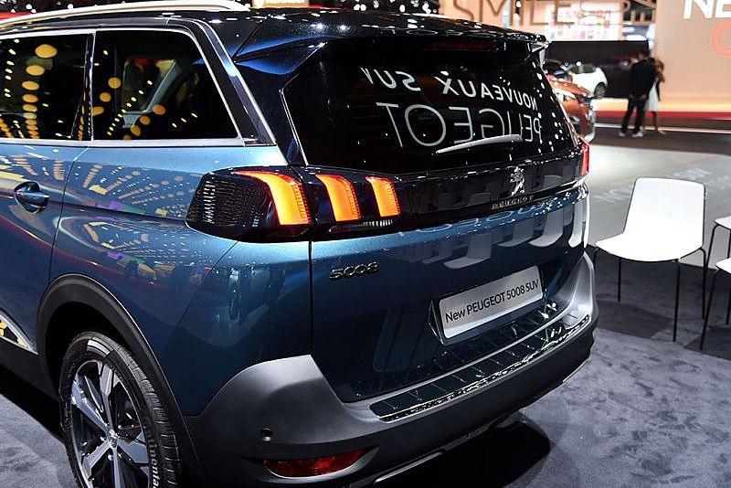 巴黎车展：标致全新5008发布