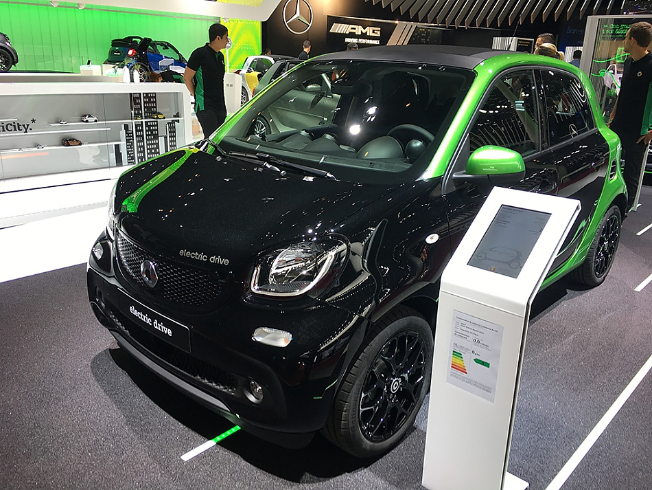 巴黎车展：smart三款电动版车型