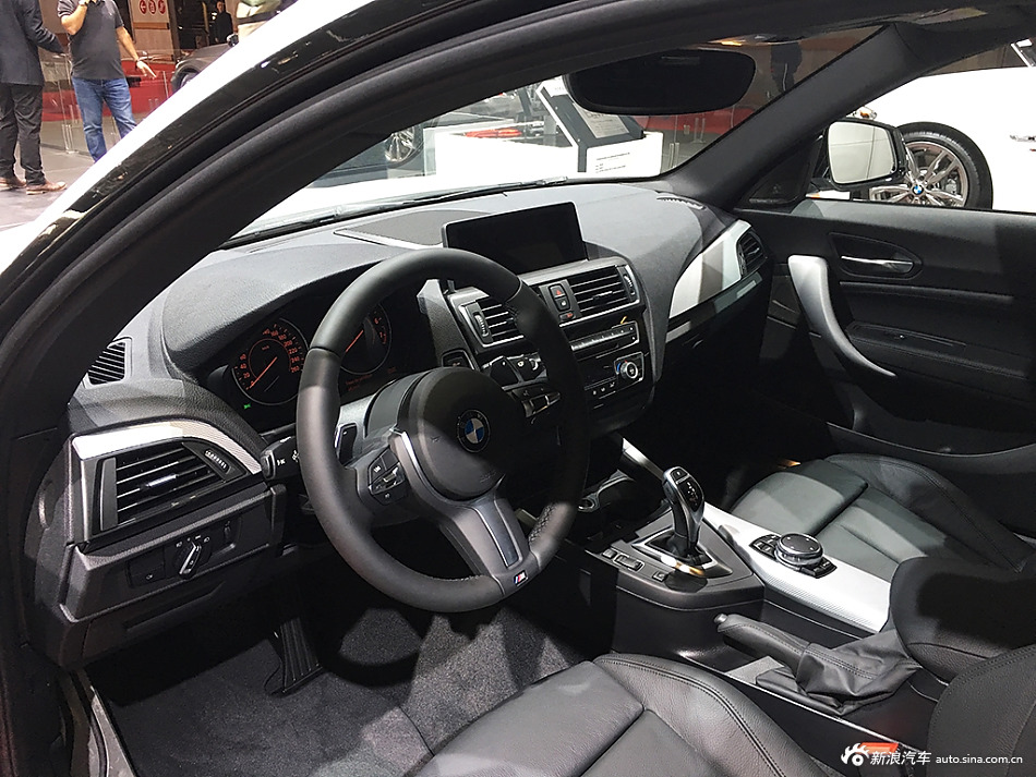 2016巴黎车展：宝马M140i新车正式发布