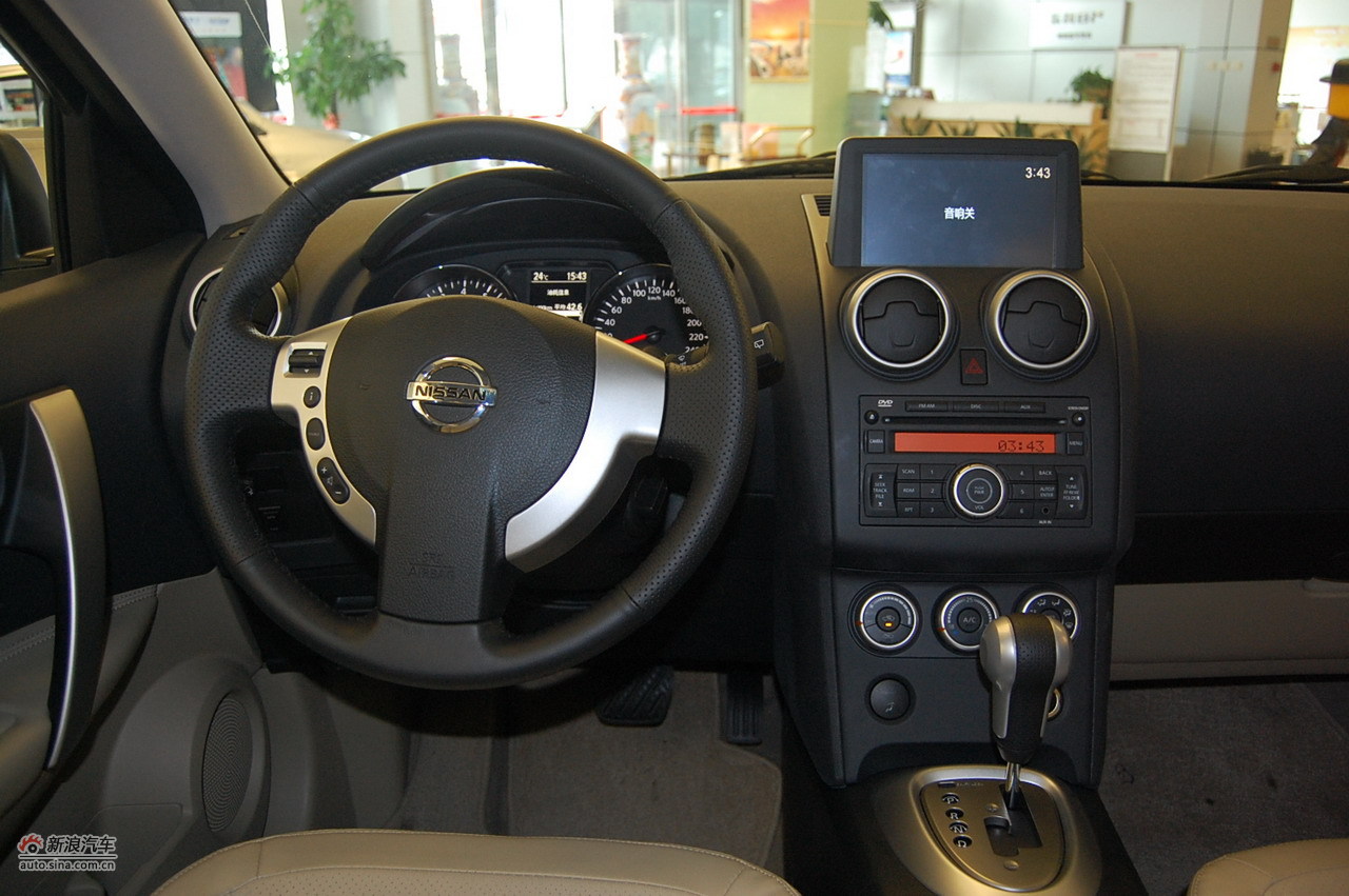 2011款逍客2.0l两驱cvt xv雷