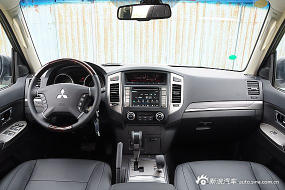 2016款帕杰罗（进口）3.0L自动尊贵版 国5