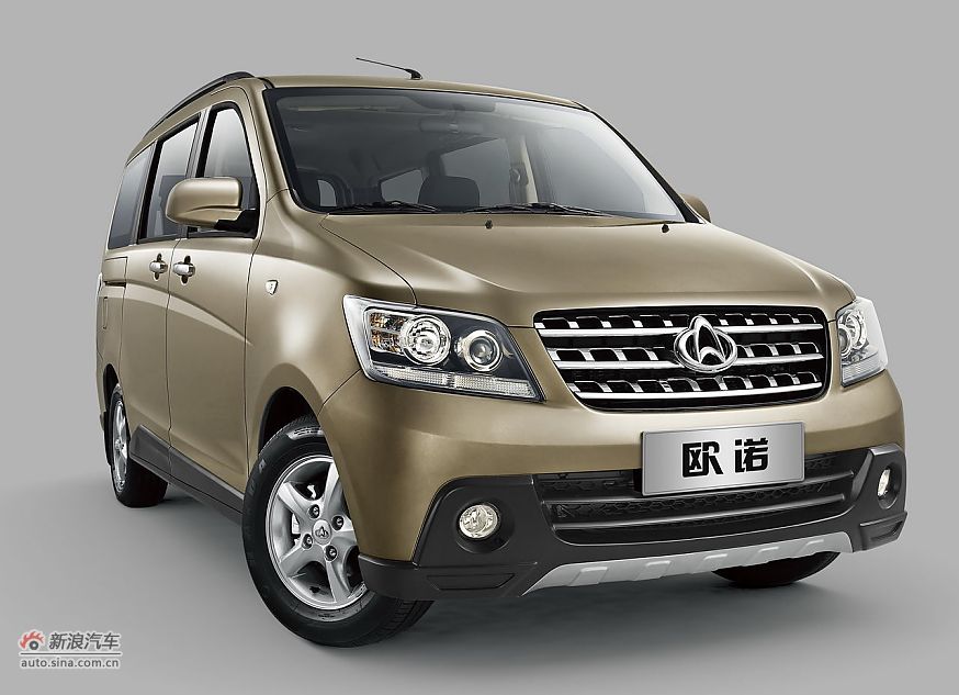 长安欧诺七座商务车