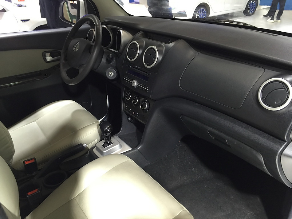 长安发布欧诺EV纯电动车