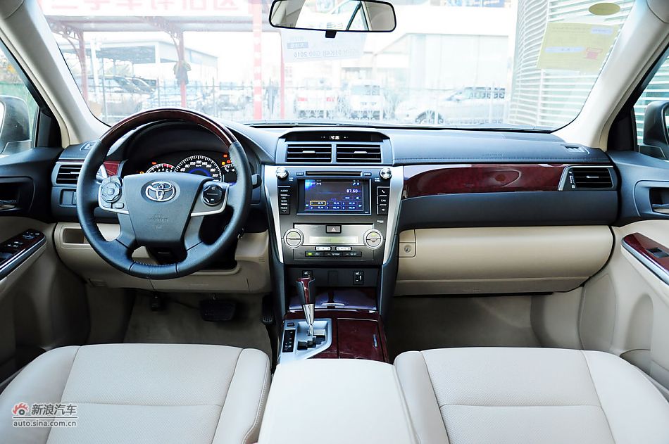 2012款凯美瑞2.0g自动豪华版