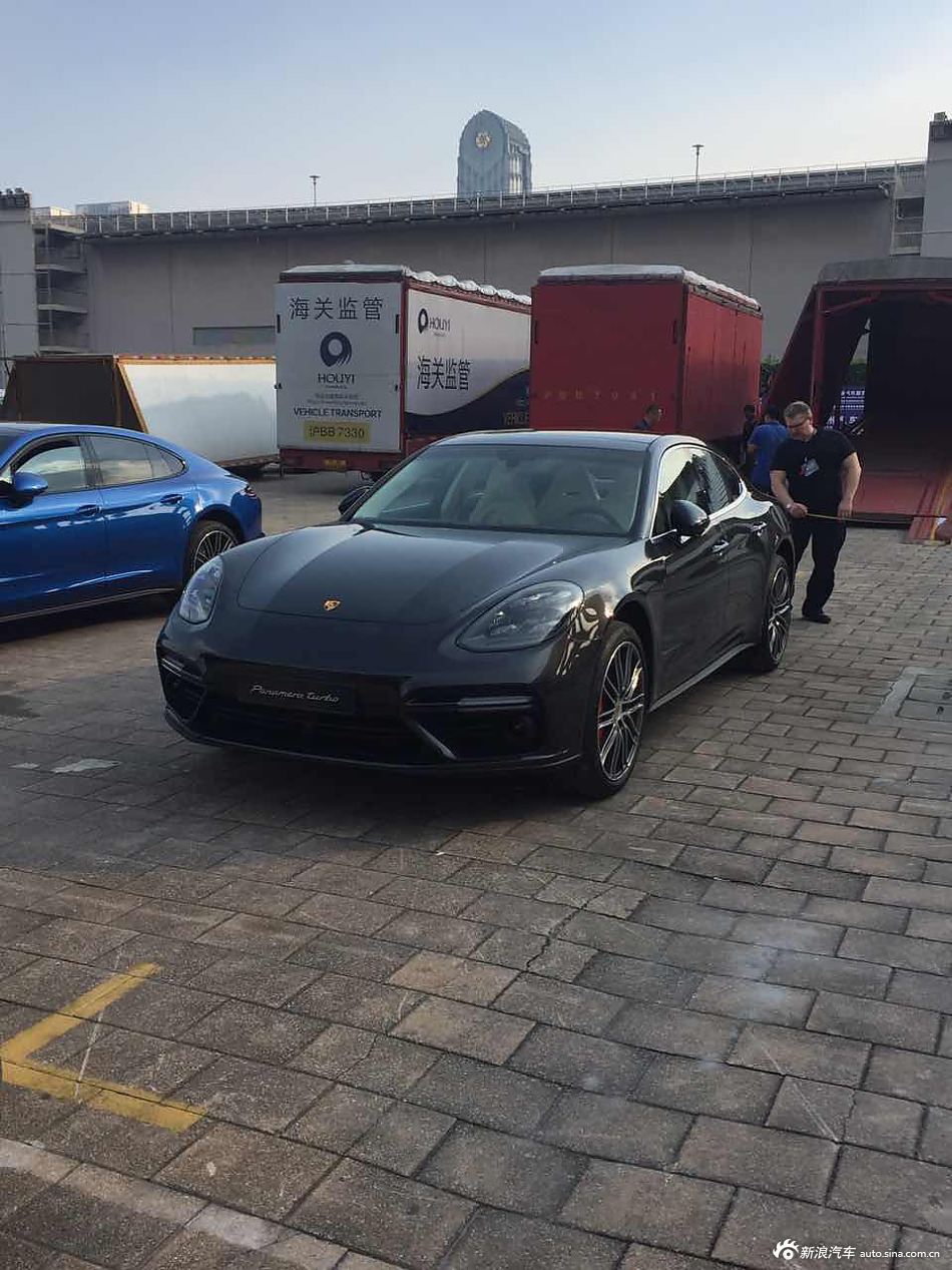Panamera 4S和Panamera Turbo