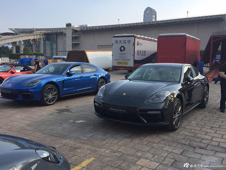 Panamera 4S和Panamera Turbo