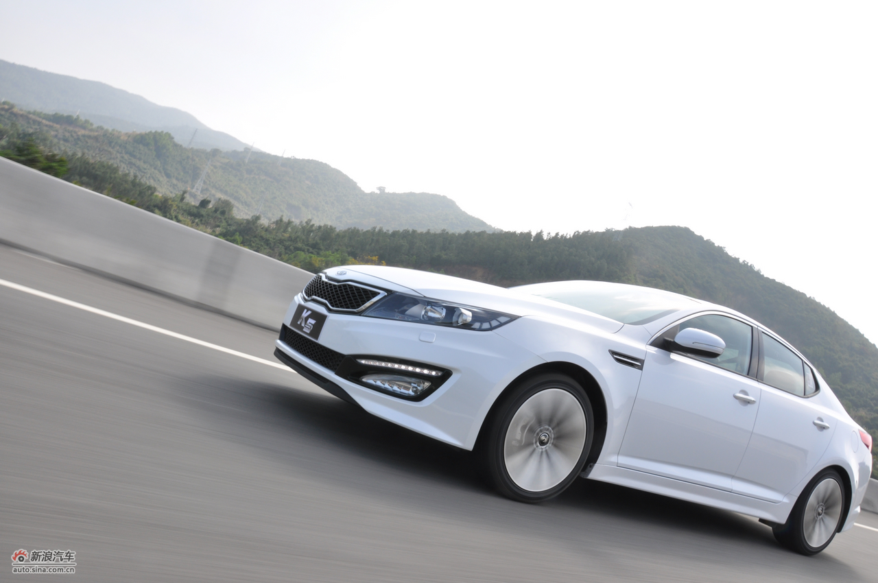 东风悦达起亚k5试车