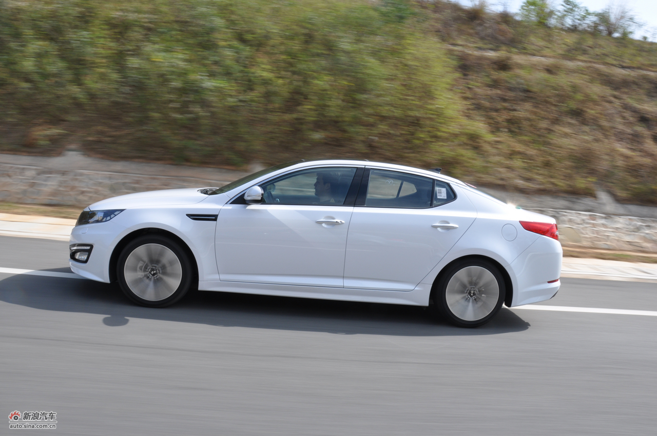 东风悦达起亚k5试车