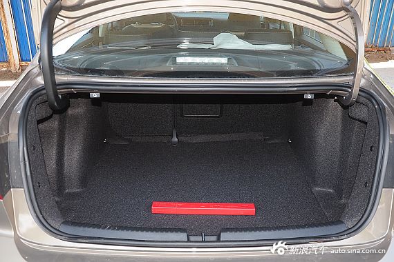 2015款速腾230TSI手动豪华型