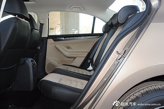 2015款速腾230TSI手动豪华型