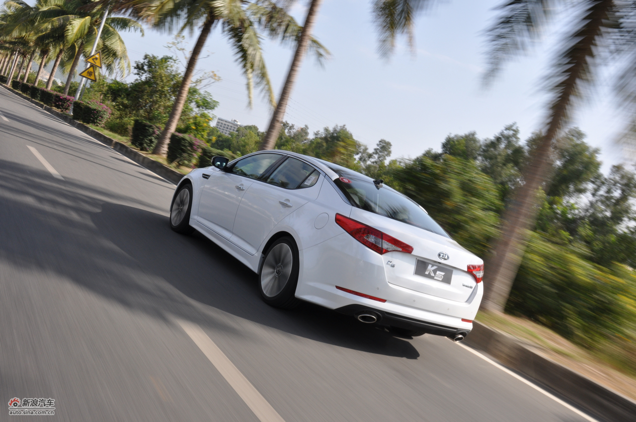 东风悦达起亚k5试车