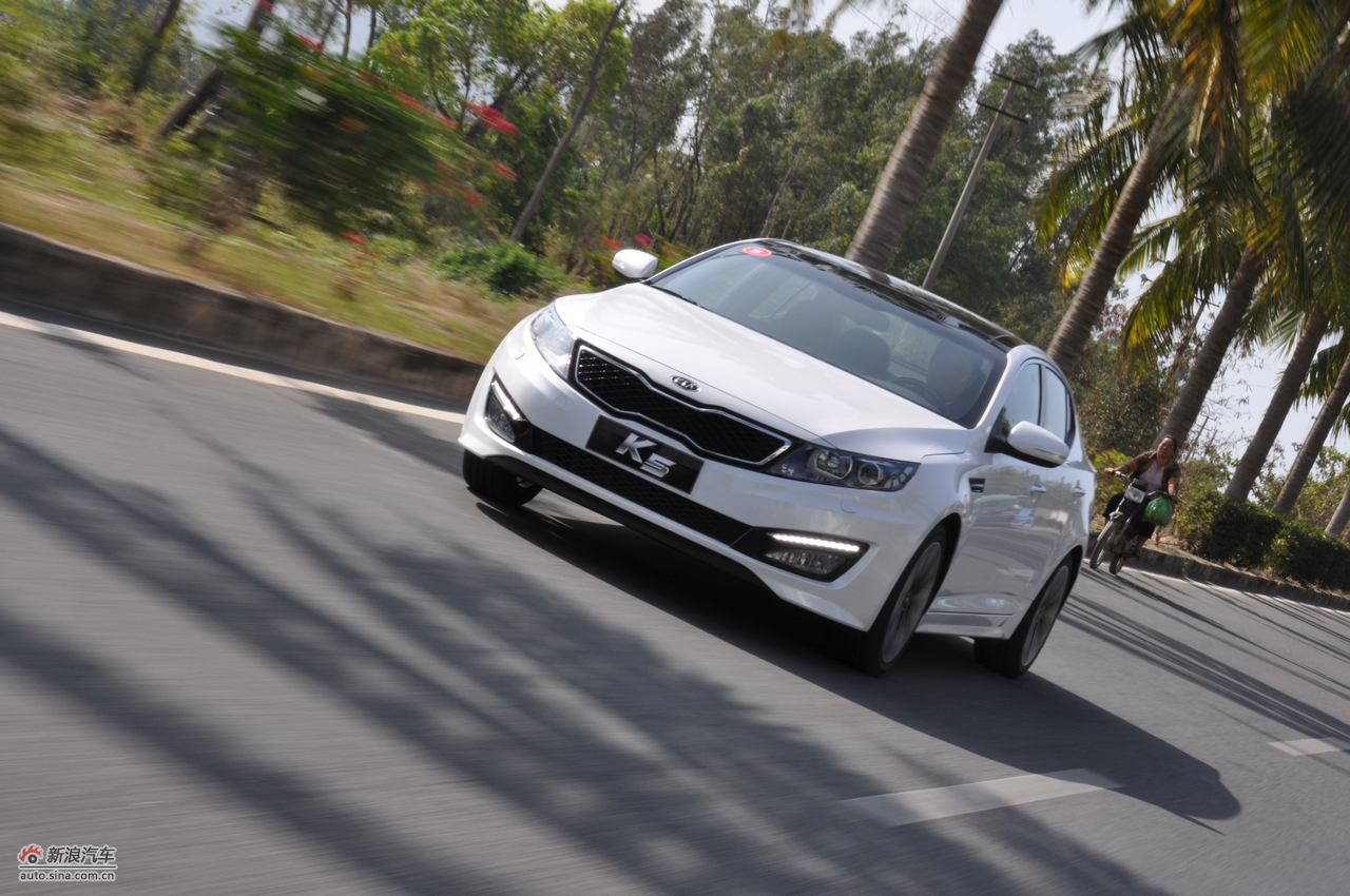 东风悦达起亚k5试车