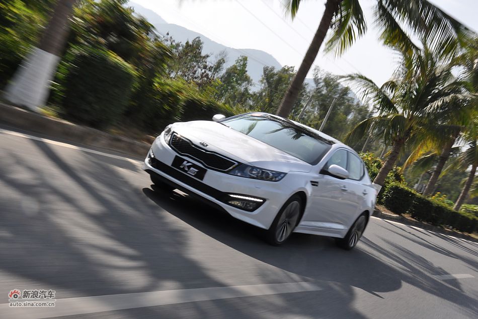 东风悦达起亚k5试车