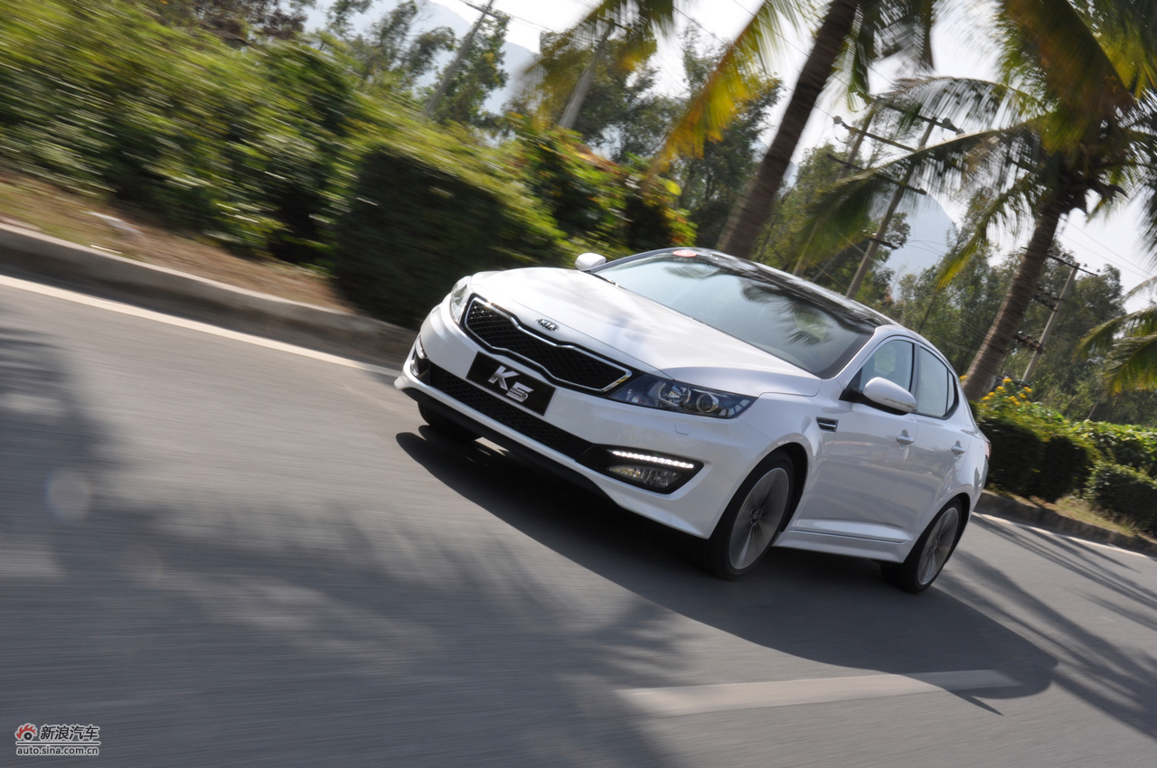 东风悦达起亚k5试车