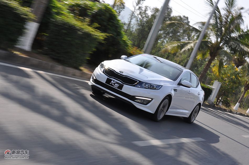 东风悦达起亚k5试车