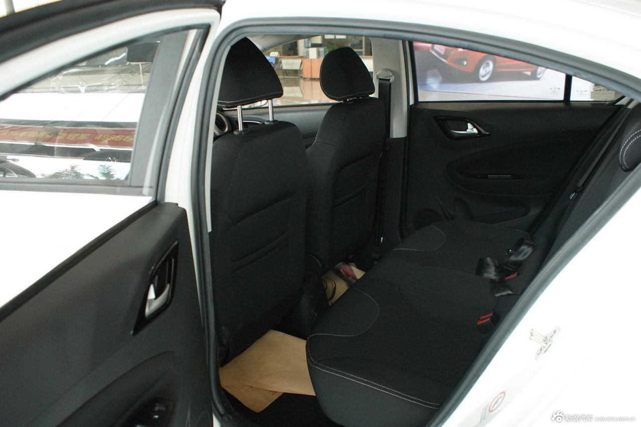 2012款中华h230_中华h230空间图片25282941_汽车图库_新浪汽车_新浪网