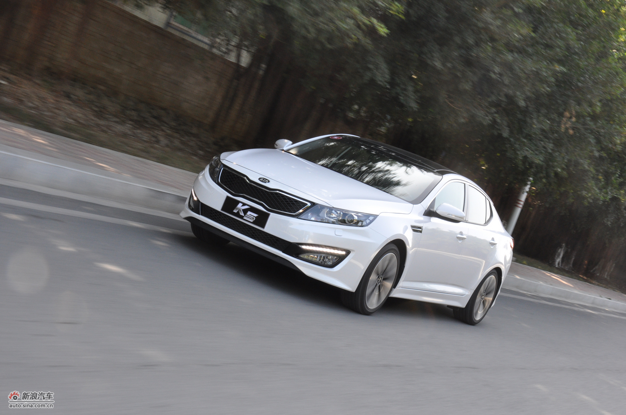 东风悦达起亚k5试车