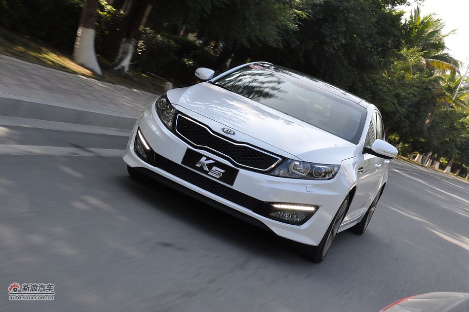 东风悦达起亚k5试车