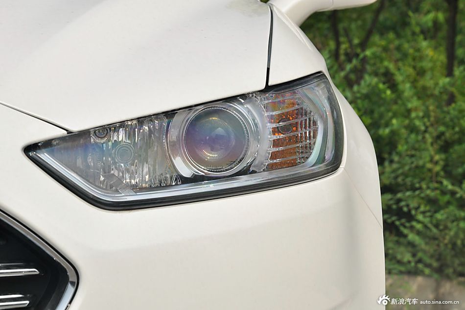 2013款蒙迪欧 2.0L GTDi200 豪华型