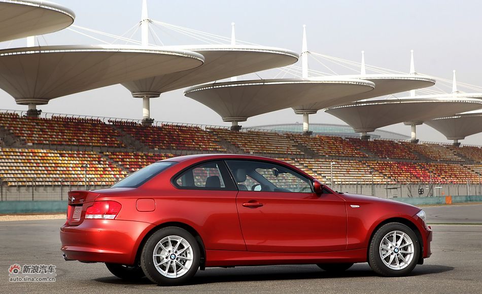 宝马1系双门轿跑_宝马1系官方图图片3103027_汽车图库_新浪汽车_新浪