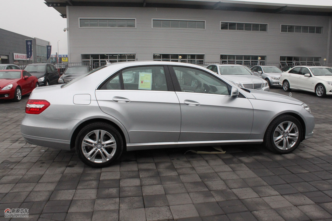 奔驰e300优雅型:车辆外观