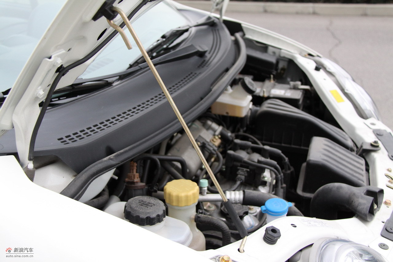 海马王子发动机舱_新浪汽车