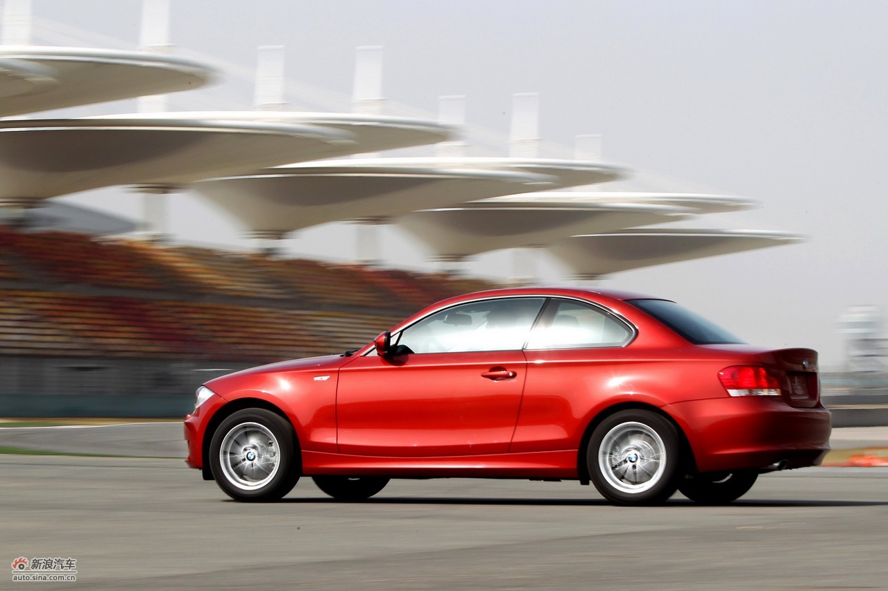 宝马1系双门轿跑