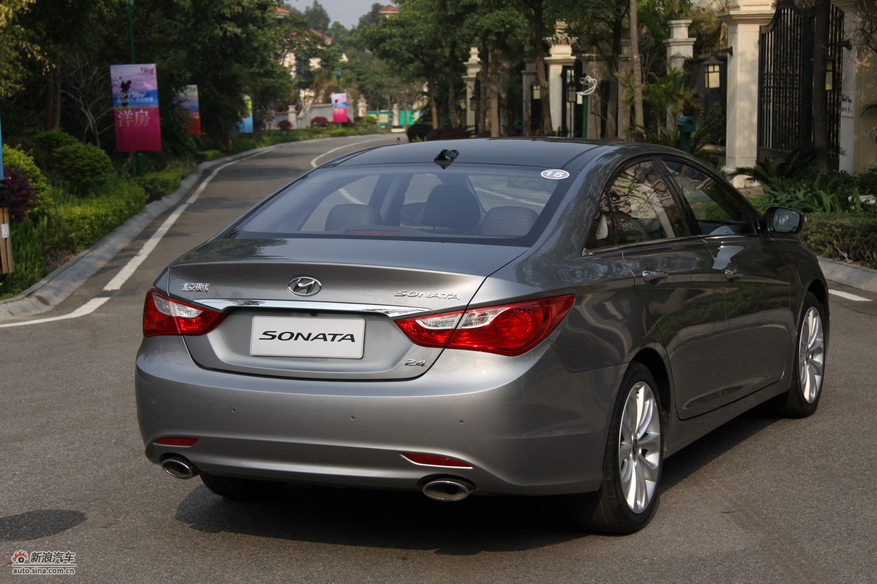 2011款索纳塔八外观